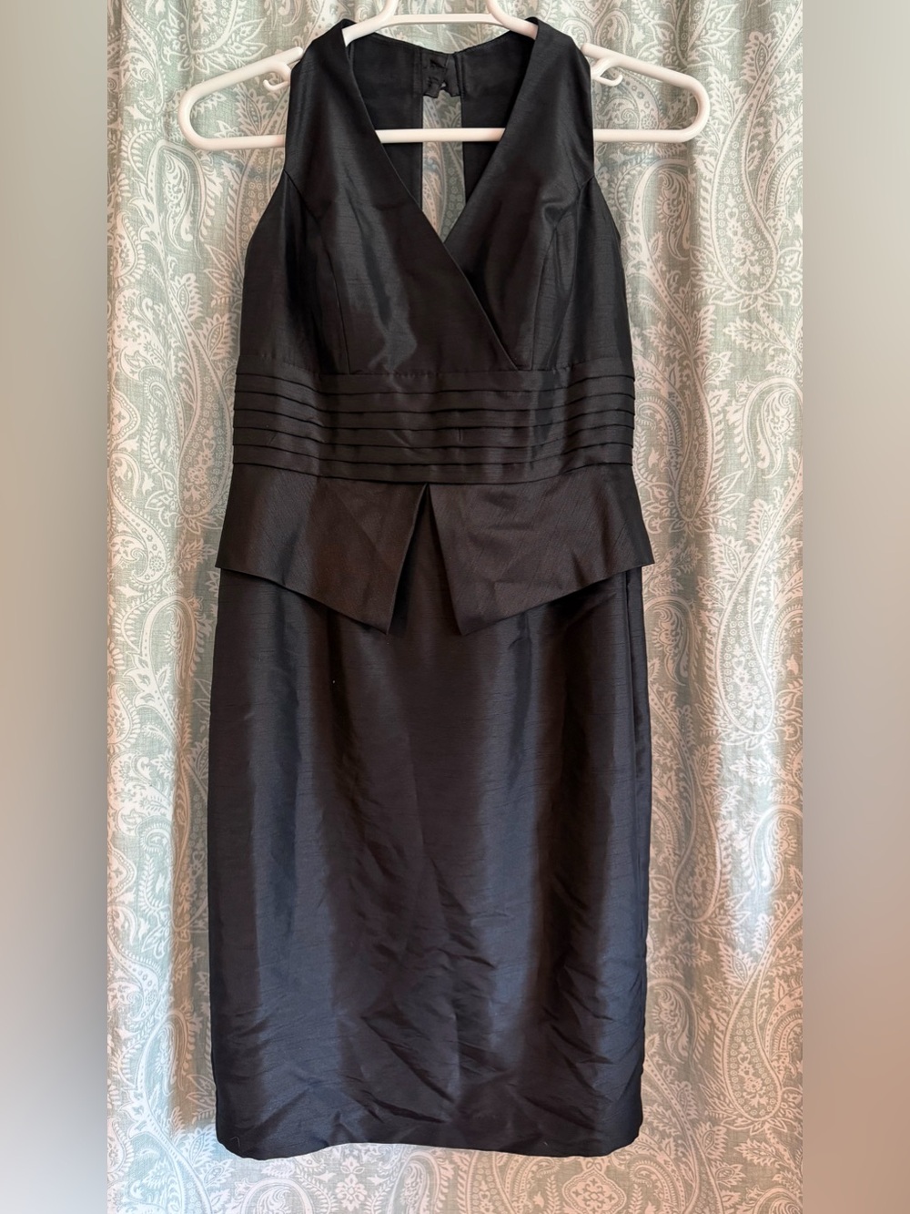 London Times Black Sleeveless V-Neck Midi Dress
